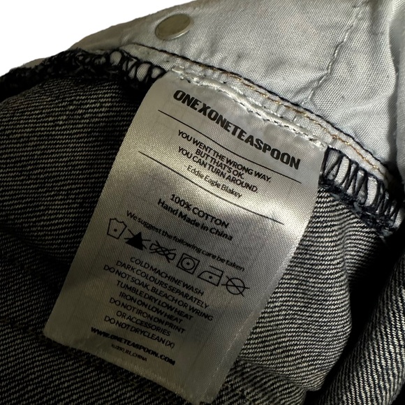 One Teaspoon | Chargers Dark Wash Distressed Cuffed Denim Shorts Size 27 - Picture 10 of 14